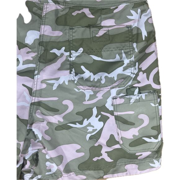 Guy Harvey AFTCO Bluewater Camo Shorts Green Pink Fishing Outdoor Womans Size 8 - Picture 5 of 7